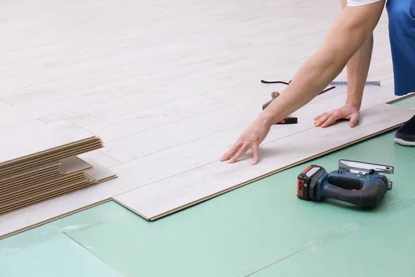 How Flooring Installation Contractors Handle Different Flooring Materials