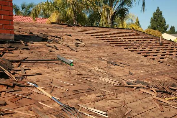 How to Pick the Best Roof Replacement Service Near You