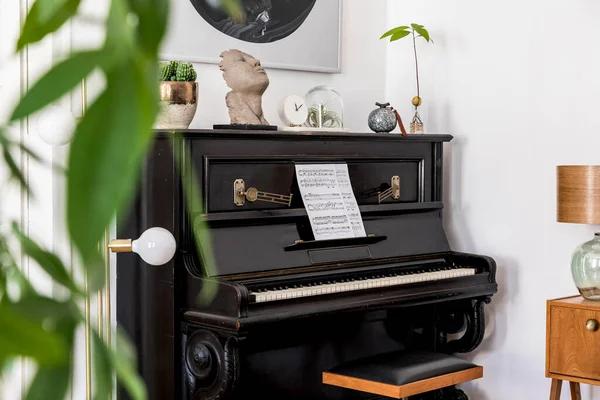 How At-Home Piano Lessons Encourage Consistent Practice