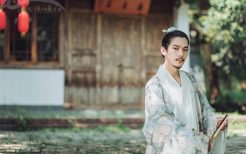 Luxury Meets Tradition Men’s Hanfu for the Modern Gentleman